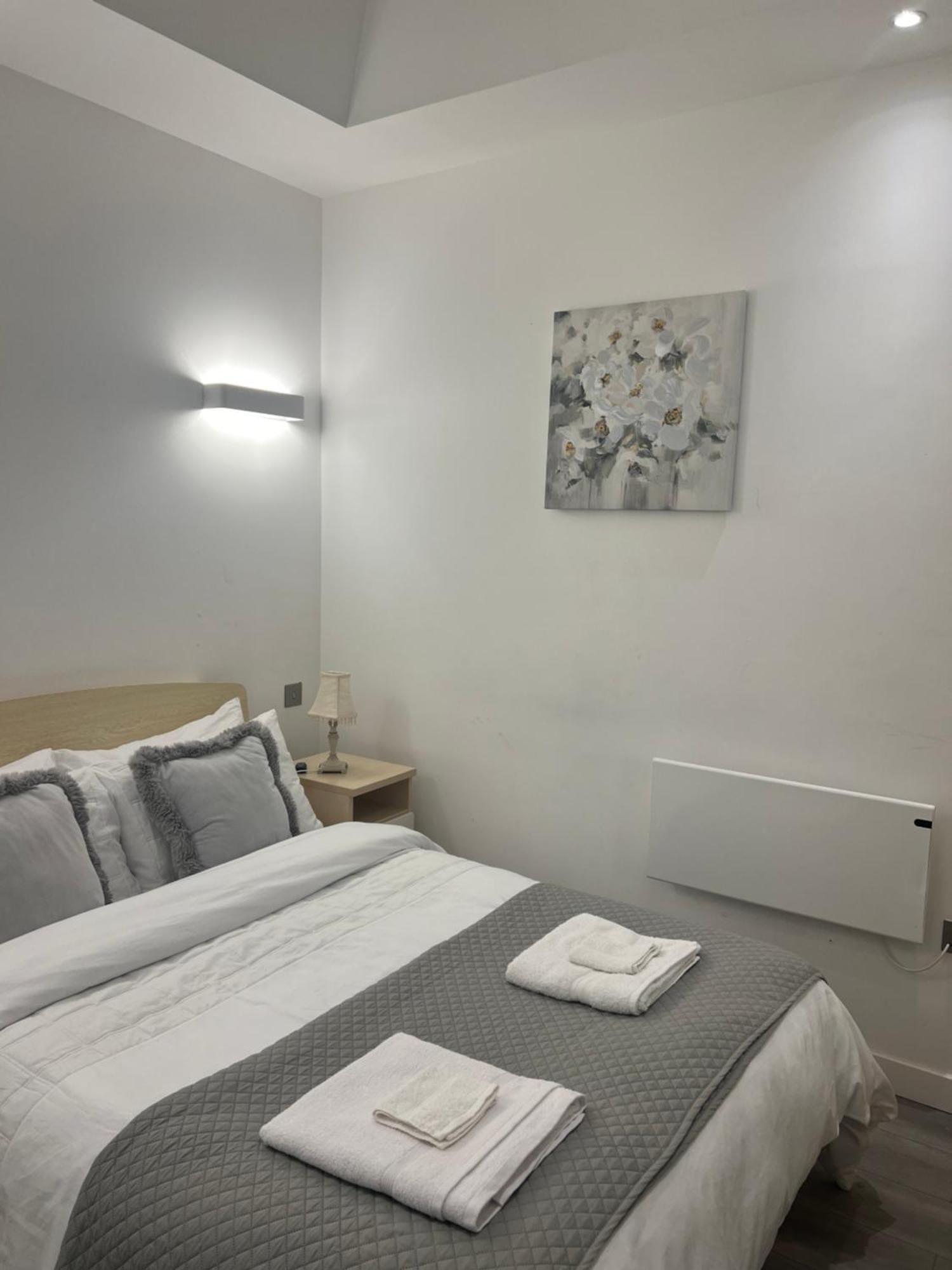 Luxurious Short Stay Flat In Milton Keynes Buitenkant foto