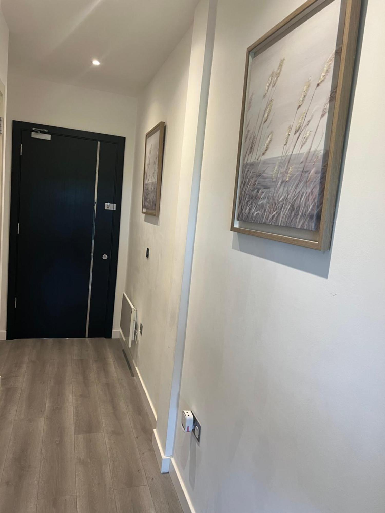 Luxurious Short Stay Flat In Milton Keynes Buitenkant foto